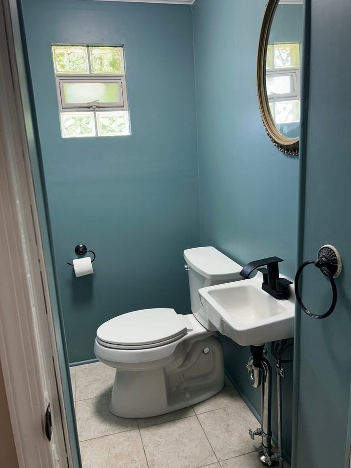 422 Martin St - Photo 2 of 16