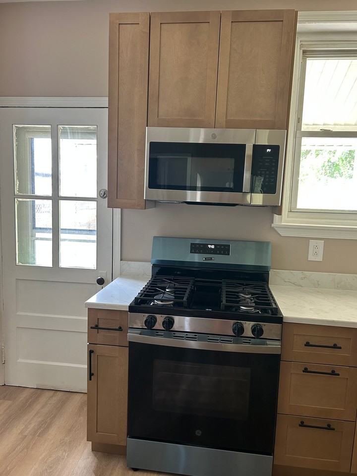 422 Martin St - Photo 3 of 16