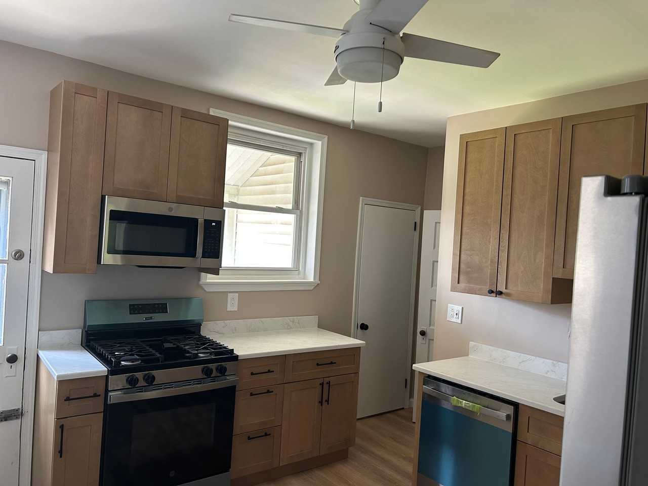 422 Martin St - Photo 6 of 16