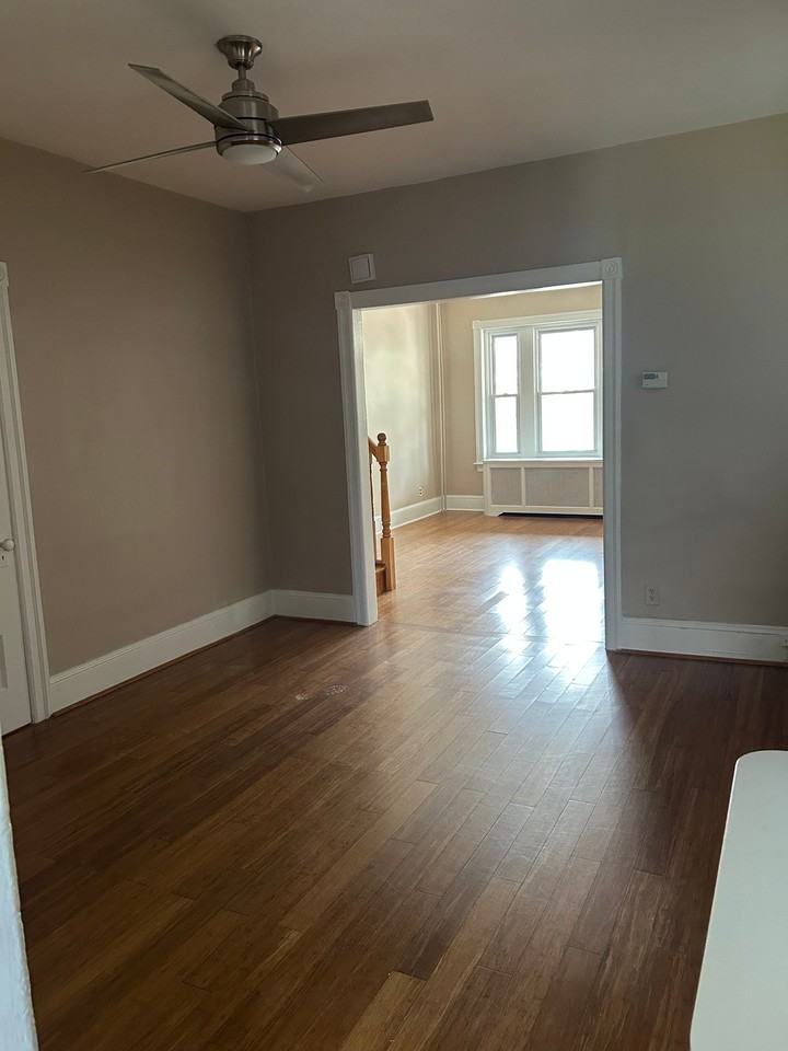 422 Martin St - Photo 7 of 16