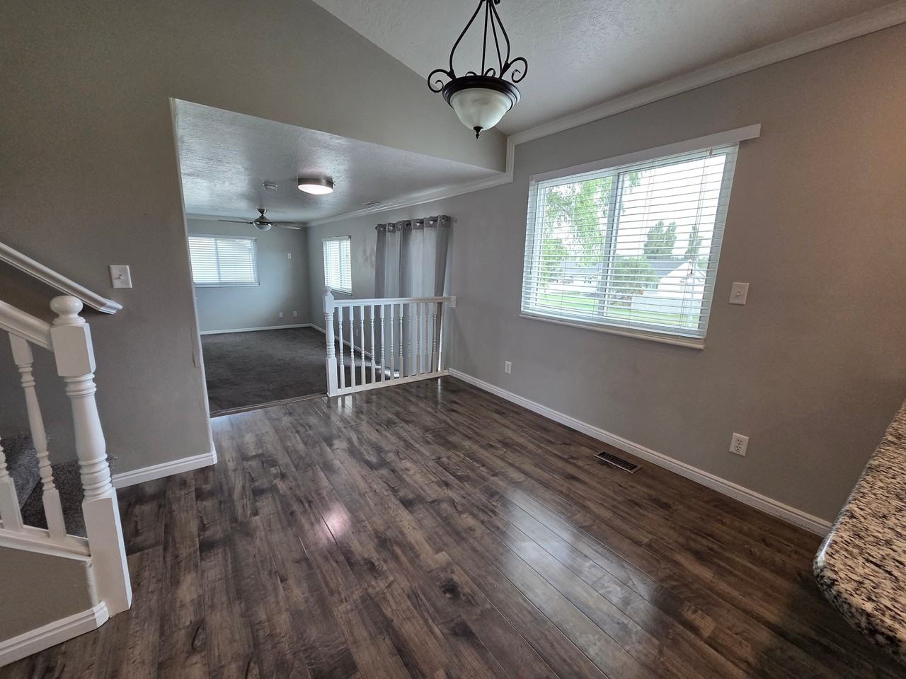247 W Vineyard Way - Photo 4 of 15