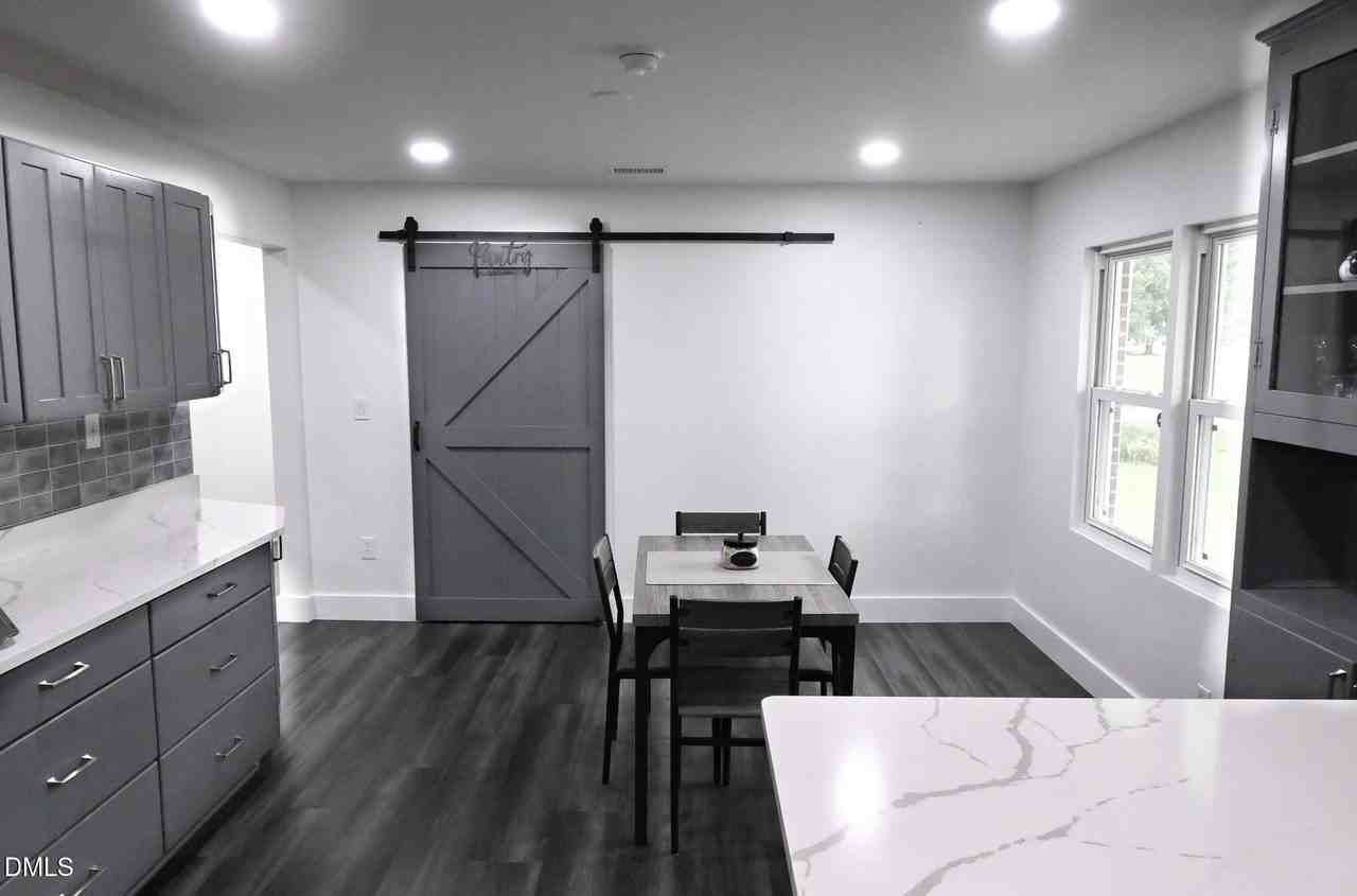 414 E Bostic St - Photo 5 of 15