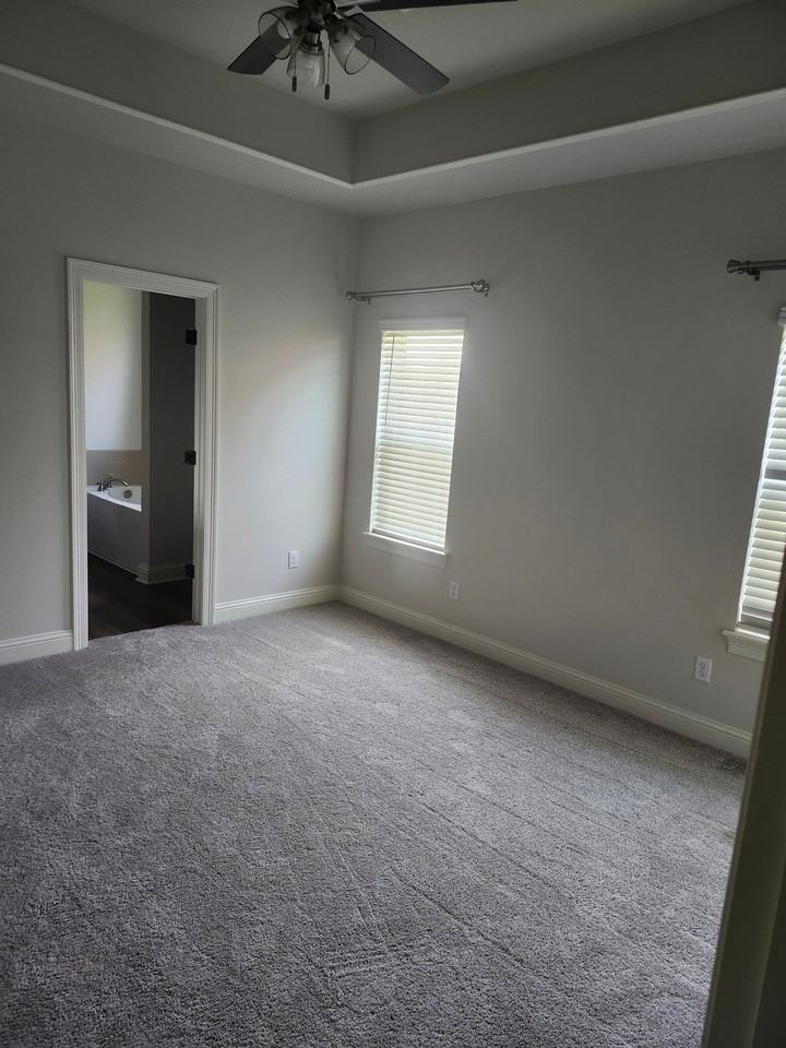 4815 Bogey Ln - Photo 3 of 14