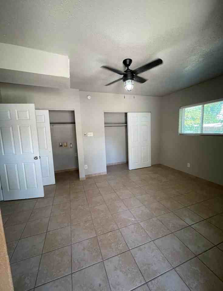 152 S Collingsworth St #B - Photo 6 of 8
