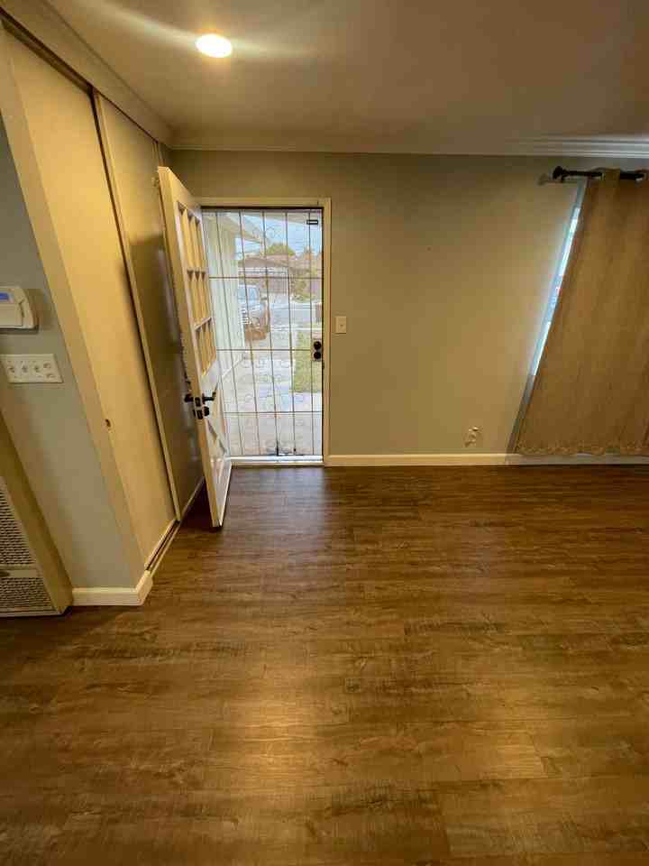 1534 Ventura Way - Photo 4 of 19