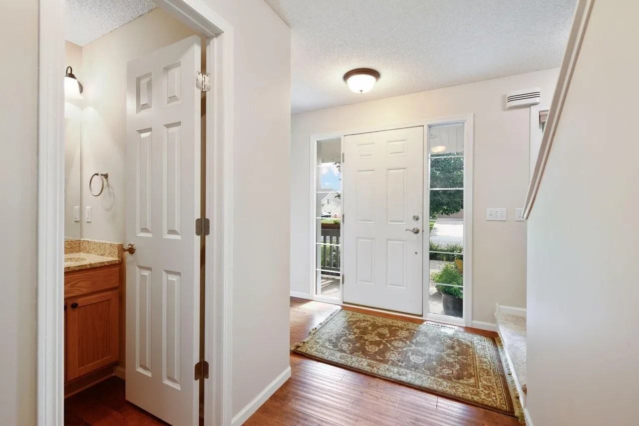 13785 Hill Place Dr - Photo 2 of 11