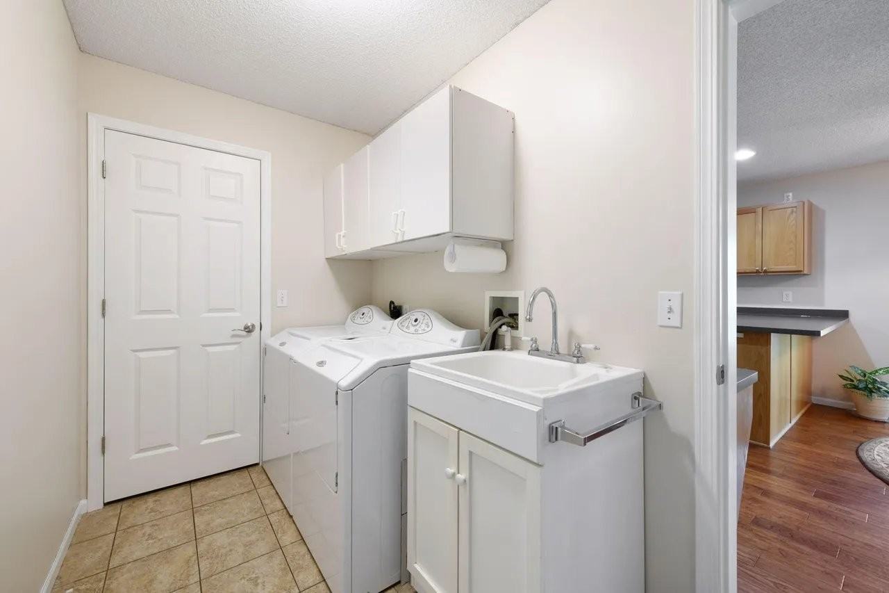 13785 Hill Place Dr - Photo 6 of 11