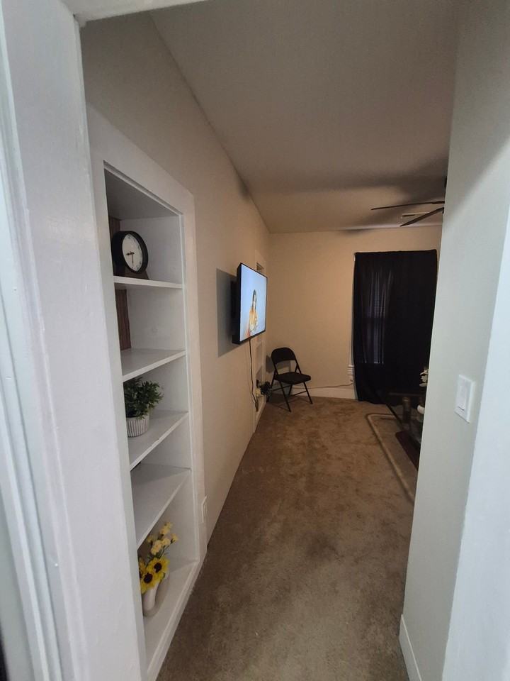 1112 Hoover Ave #B - Photo 7 of 18