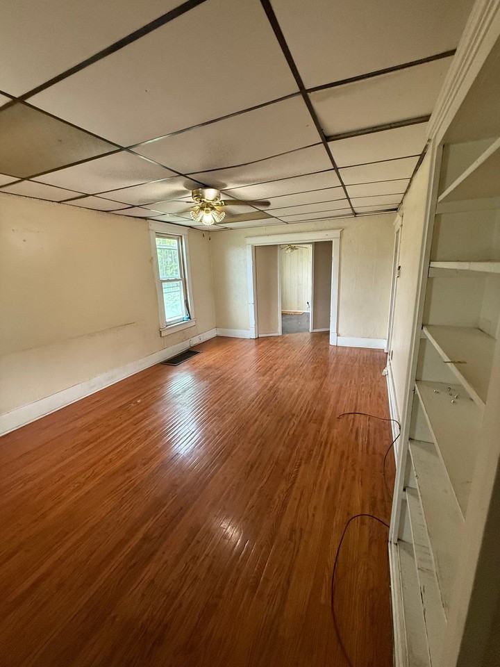 838 N 23rd St - Photo 6 of 18