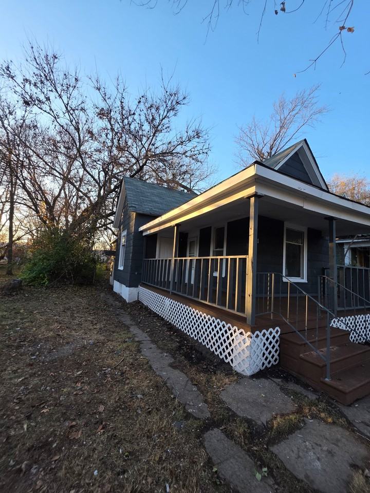 1811 N Morgan St - Photo 2 of 20