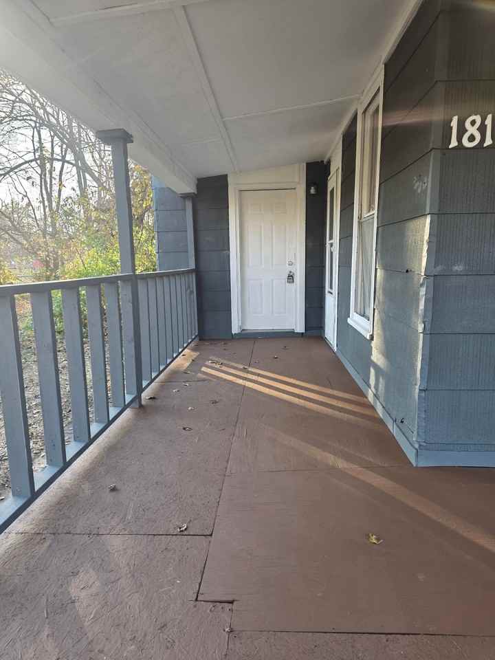 1811 N Morgan St - Photo 5 of 20