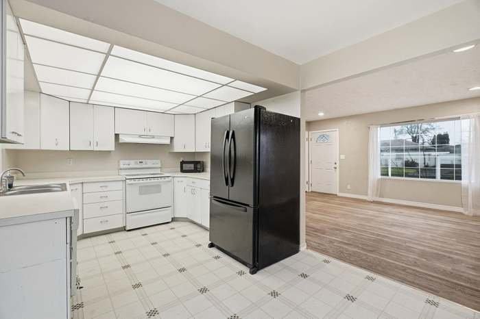 4707 W Princeton Pl - Photo 3 of 4