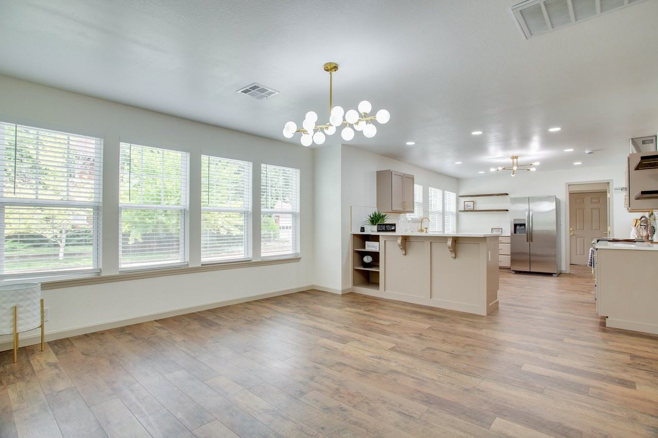 1324 W Maine Ave - Photo 6 of 20