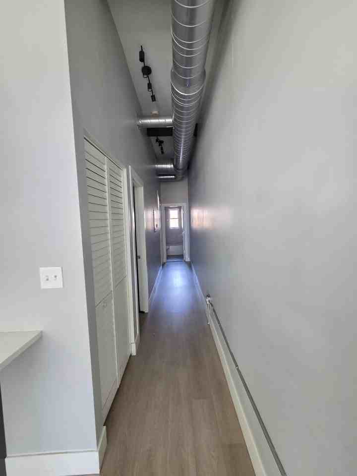 2642 W Pratt Blvd #1 - Photo 7 of 9