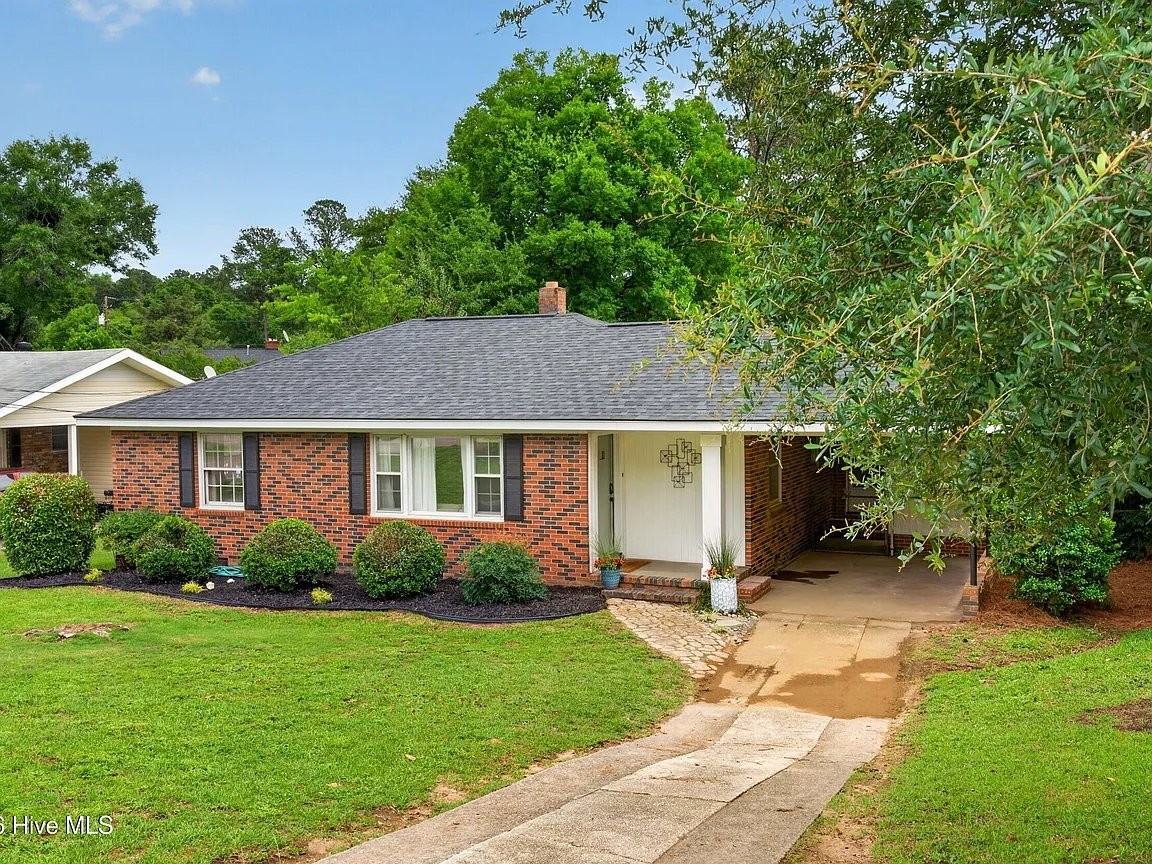 1429 Waccamaw Dr - Photo 2 of 41