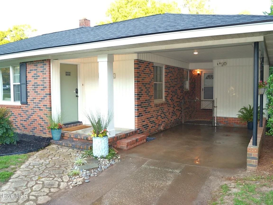 1429 Waccamaw Dr - Photo 4 of 41