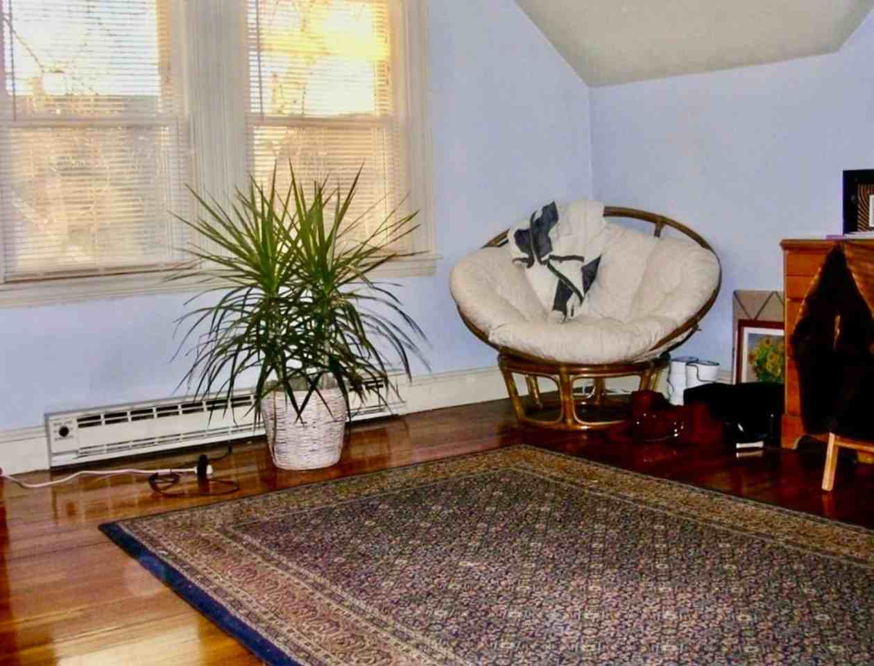 137 Whitwell St #3 - Photo 3 of 6