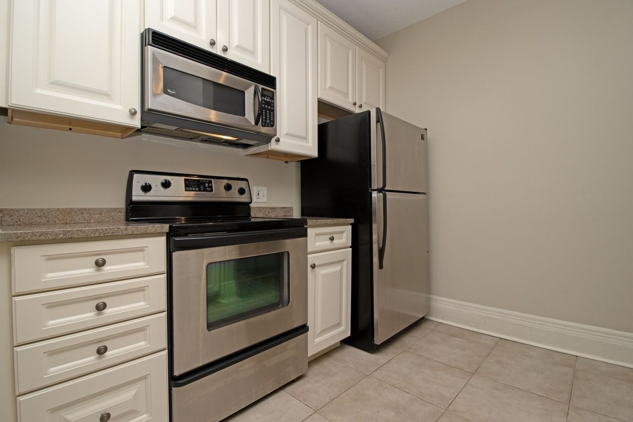 598 Summit Ave #3 - Photo 5 of 20