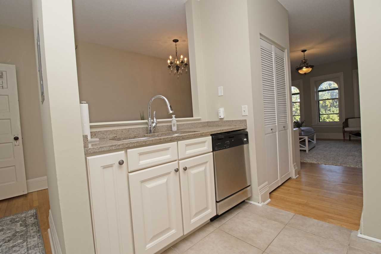 598 Summit Ave #3 - Photo 6 of 20