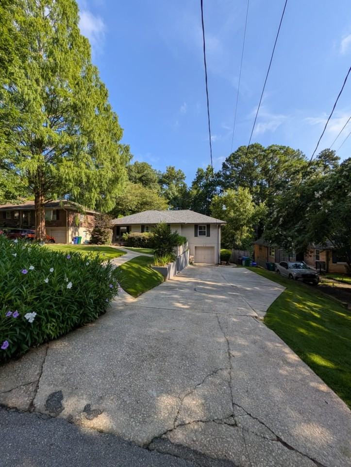 1276 Mayfair Dr Ne #NA - Photo 2 of 27