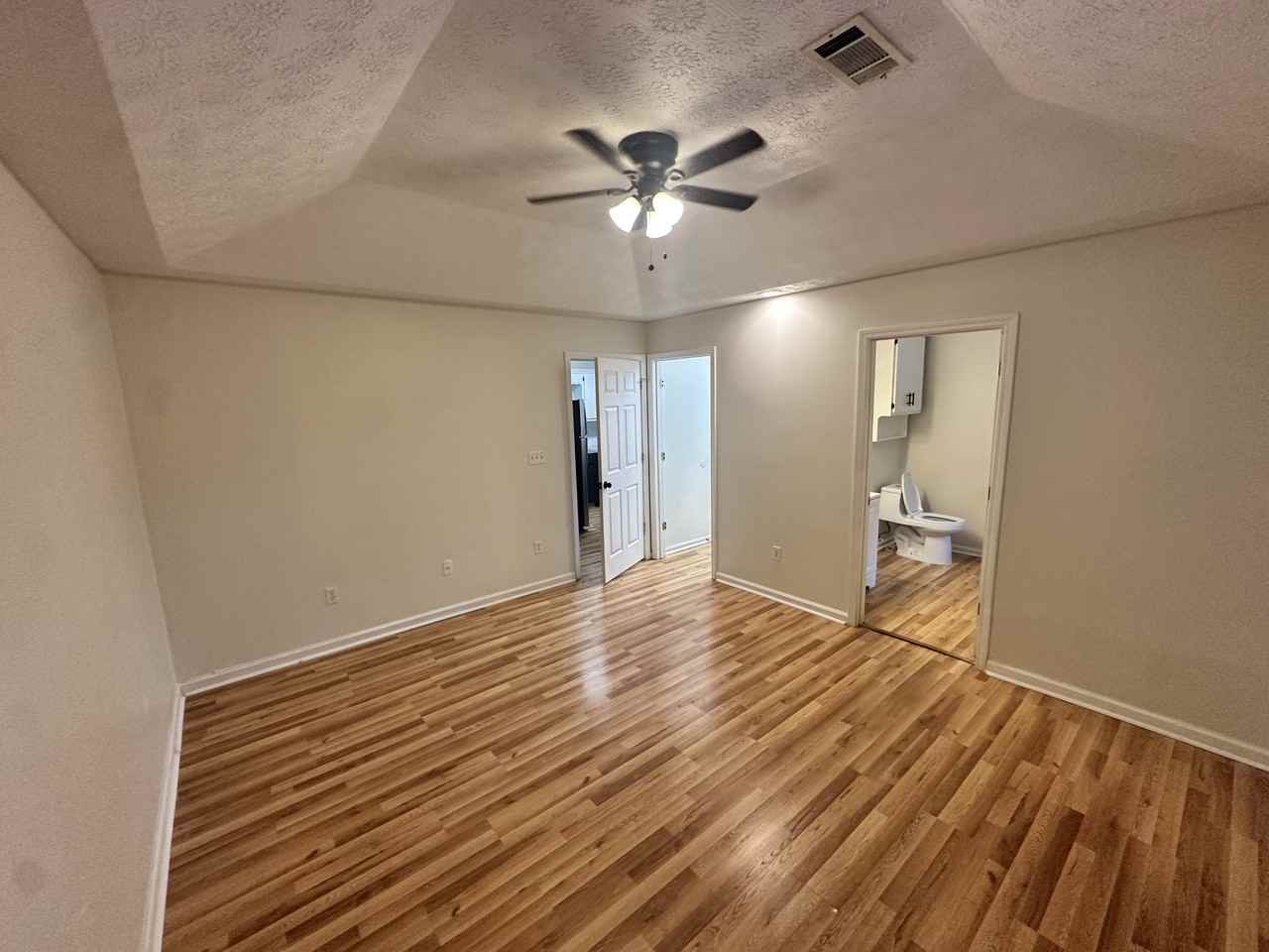 1088 Pierce Rd #B - Photo 7 of 29