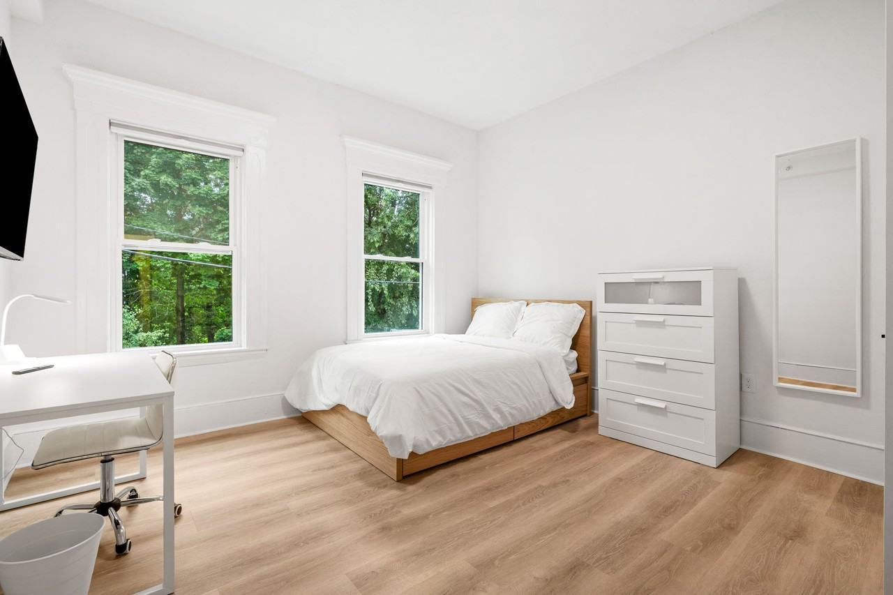 18 Benedict St #4 - Photo 2 of 21