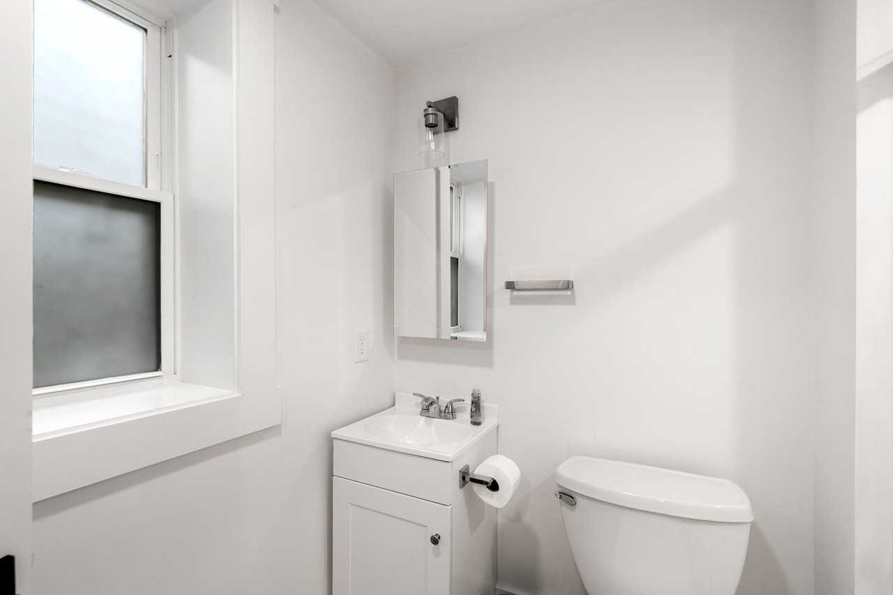 18 Benedict St #4 - Photo 4 of 21