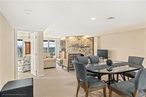 31 Coddington Wharf Apt 8 #8 - Photo 4 of 35