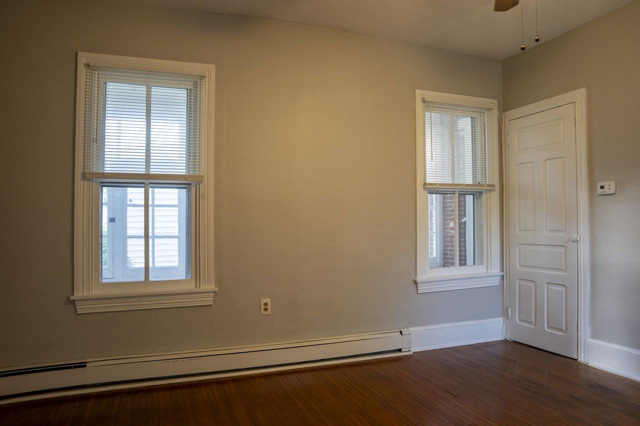 462 N Charlotte St #B - Photo 3 of 23