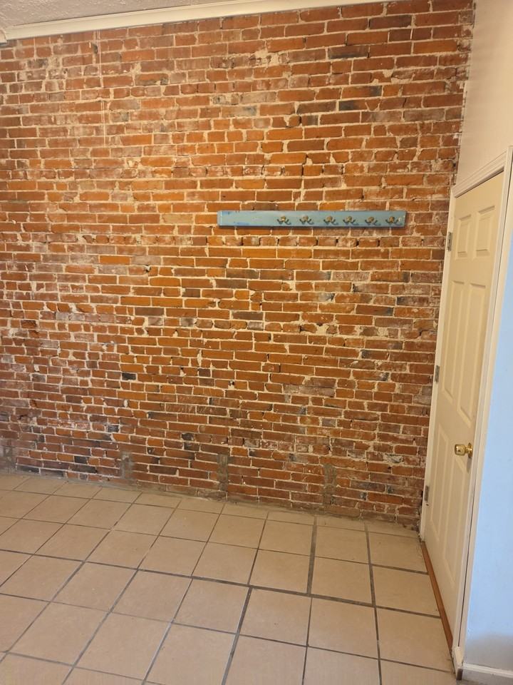 2102 Chippewa St #2 - Photo 4 of 12
