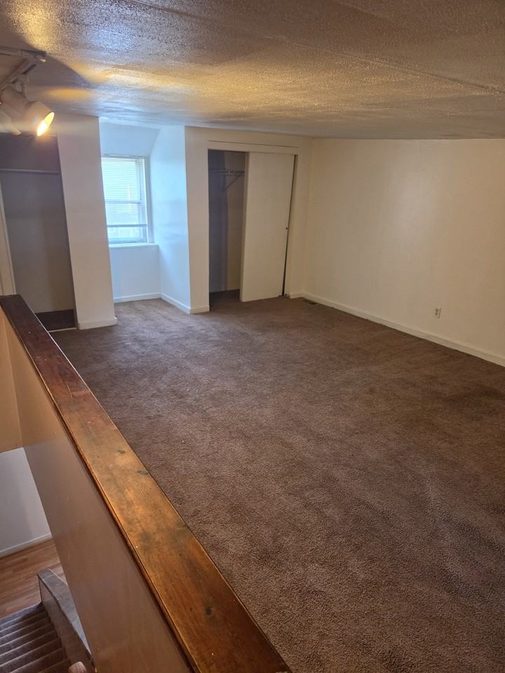2102 Chippewa St #2 - Photo 7 of 12