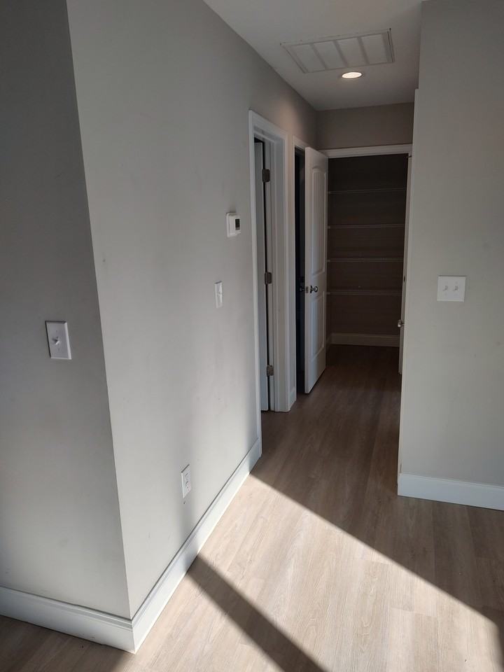 1607 N Green River Rd #NA - Photo 7 of 16
