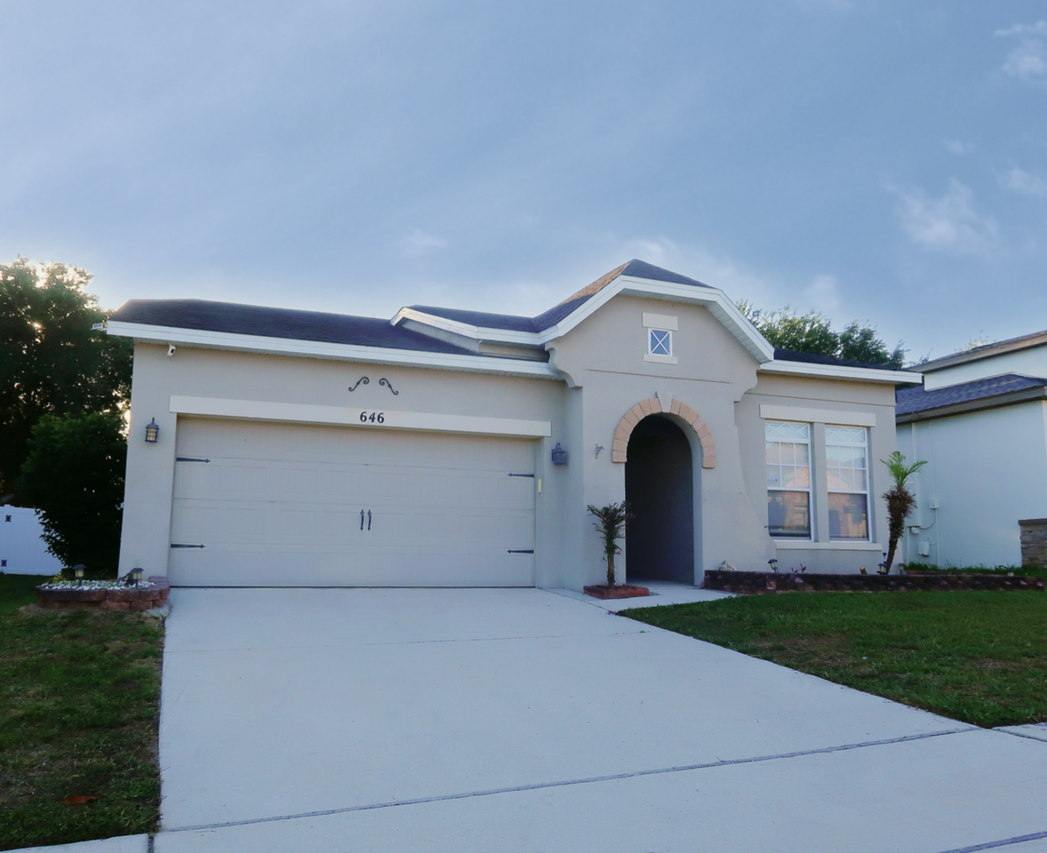 646 Arbor Pointe Ave #NA - Photo 3 of 11