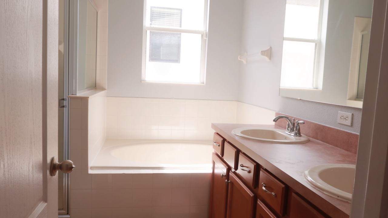 646 Arbor Pointe Ave #NA - Photo 7 of 11