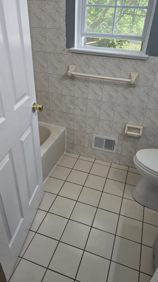 135 Seymour Ave #NA - Photo 6 of 12