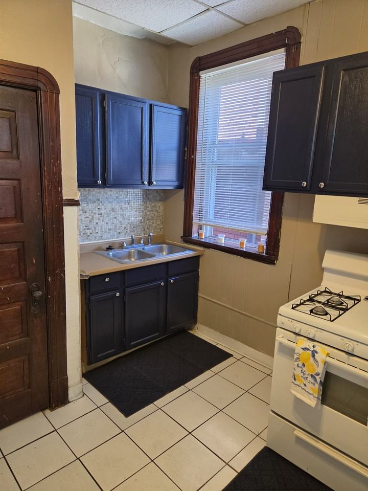 3421 Hartford St #2 - Photo 7 of 13