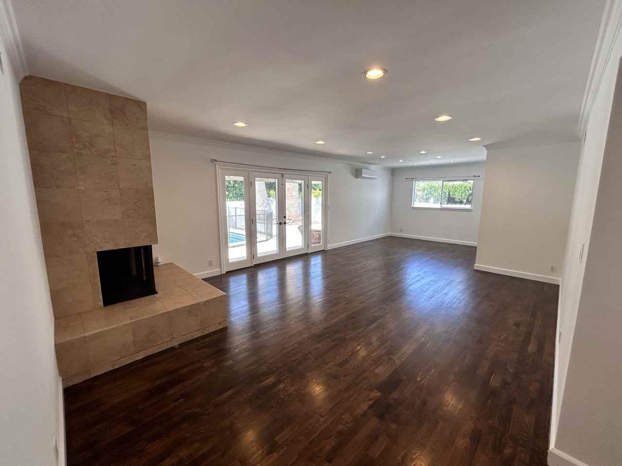 23723 Oxnard St #NA - Photo 3 of 21