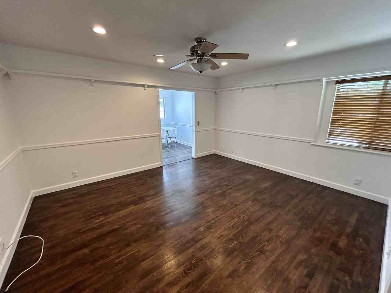 23723 Oxnard St #NA - Photo 4 of 21