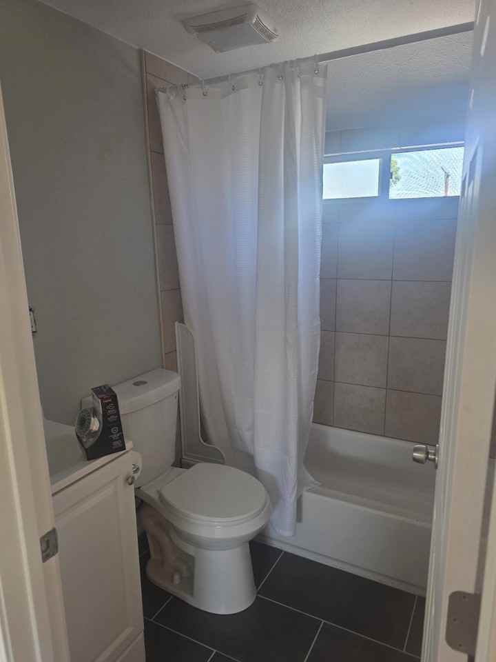 1608 Crown Hill Ave #1608 - Photo 3 of 5