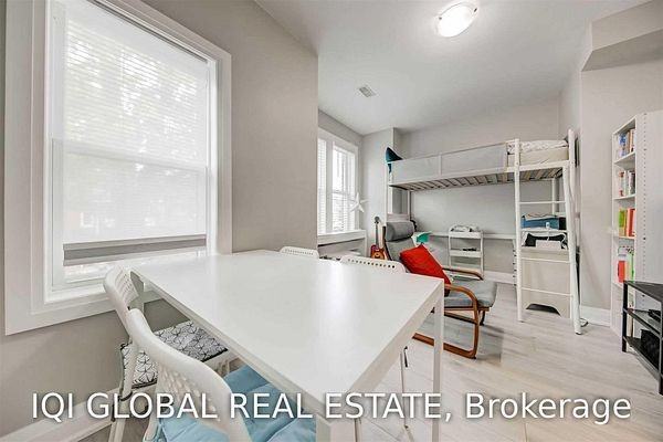 142 Grace Street - Photo 6 of 13