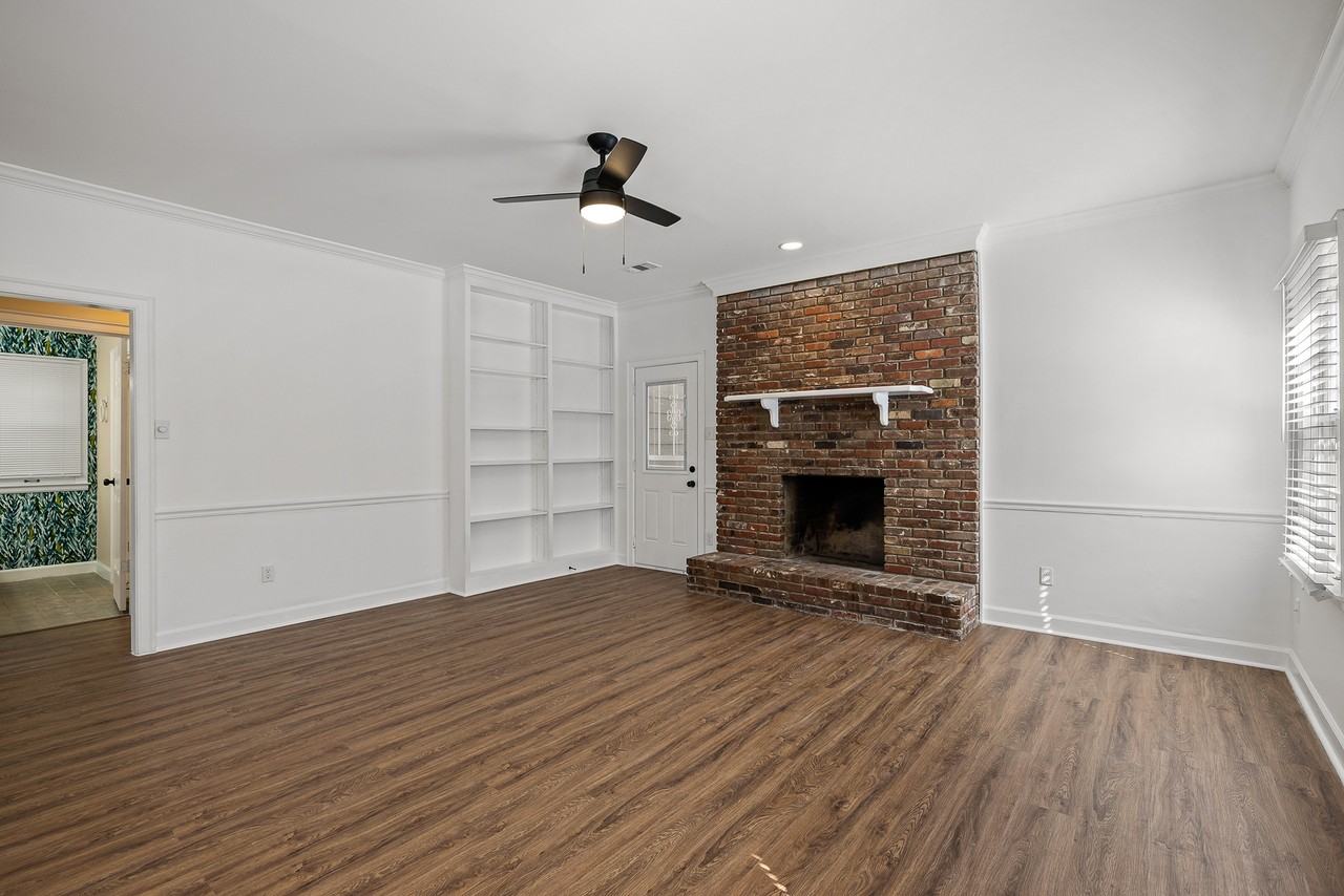 522 Summitt St #2 - Photo 3 of 23