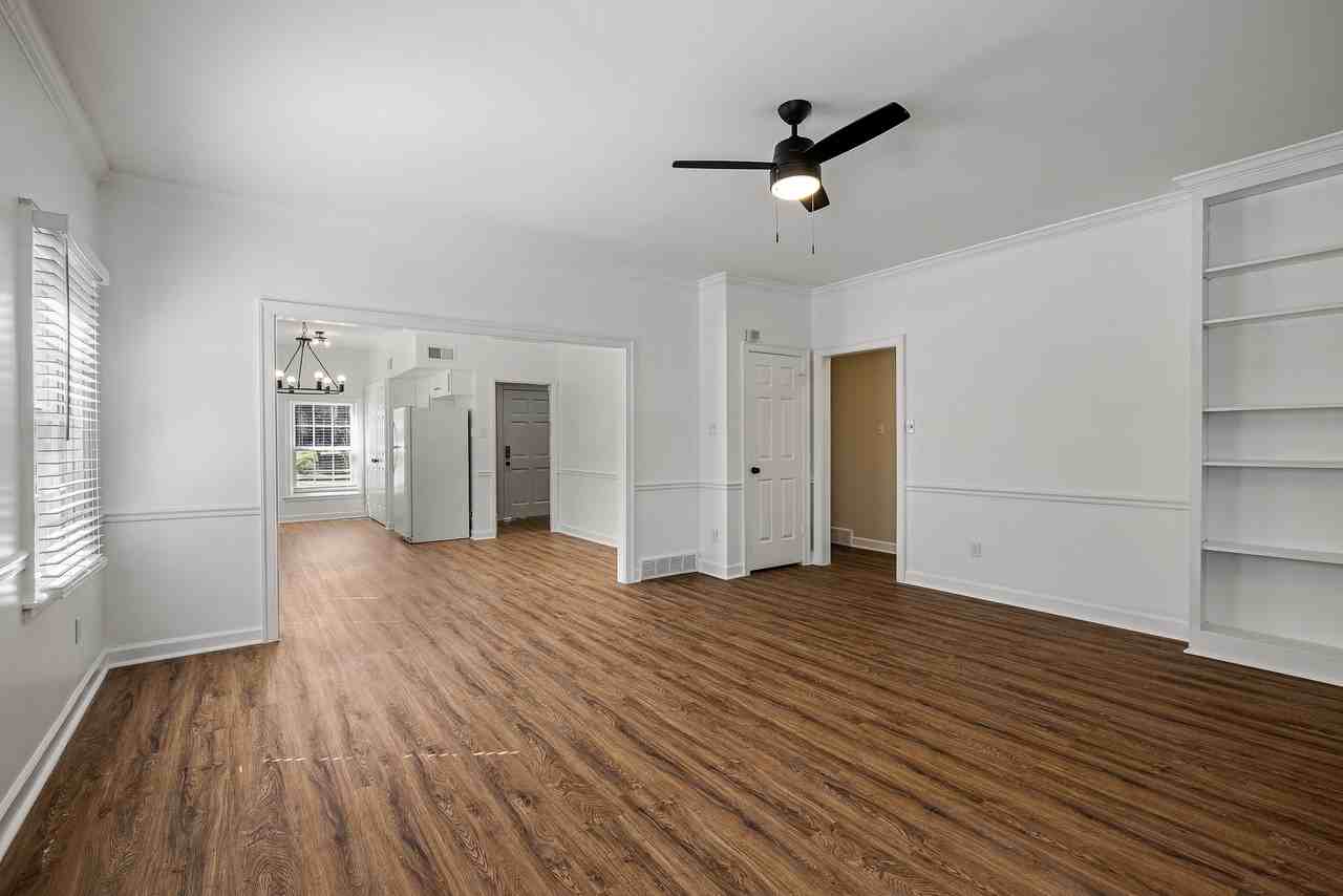 522 Summitt St #2 - Photo 5 of 23