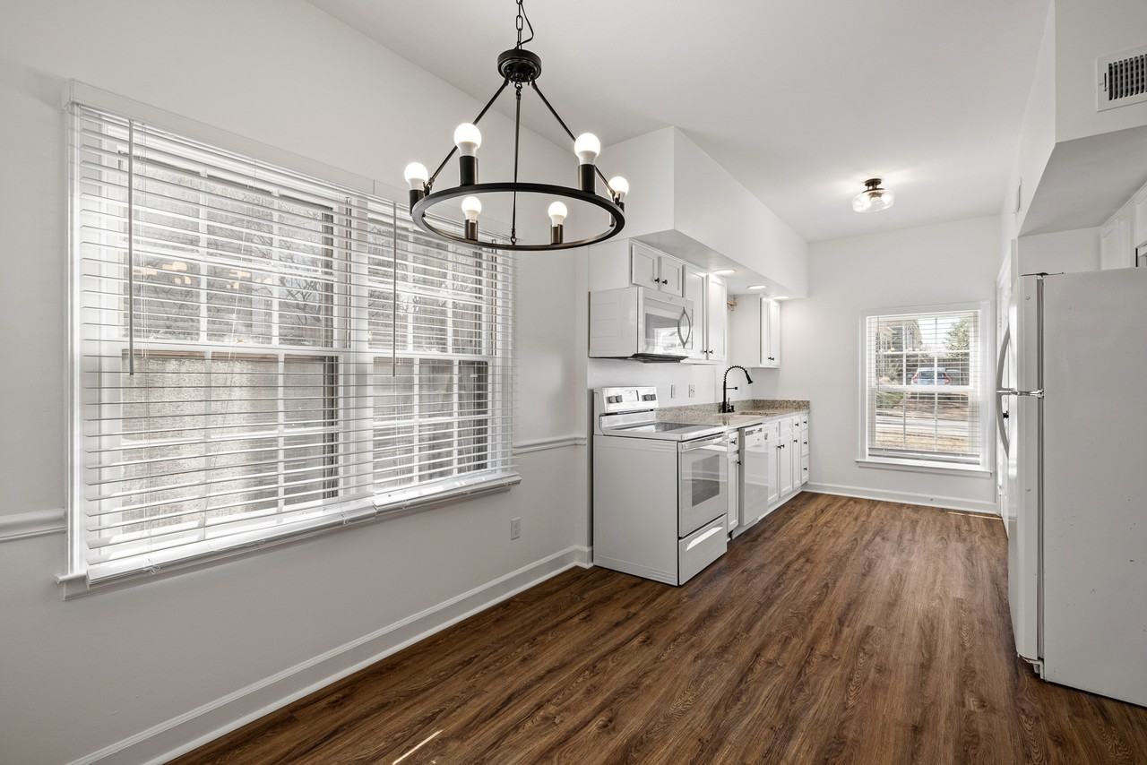 522 Summitt St #2 - Photo 6 of 23