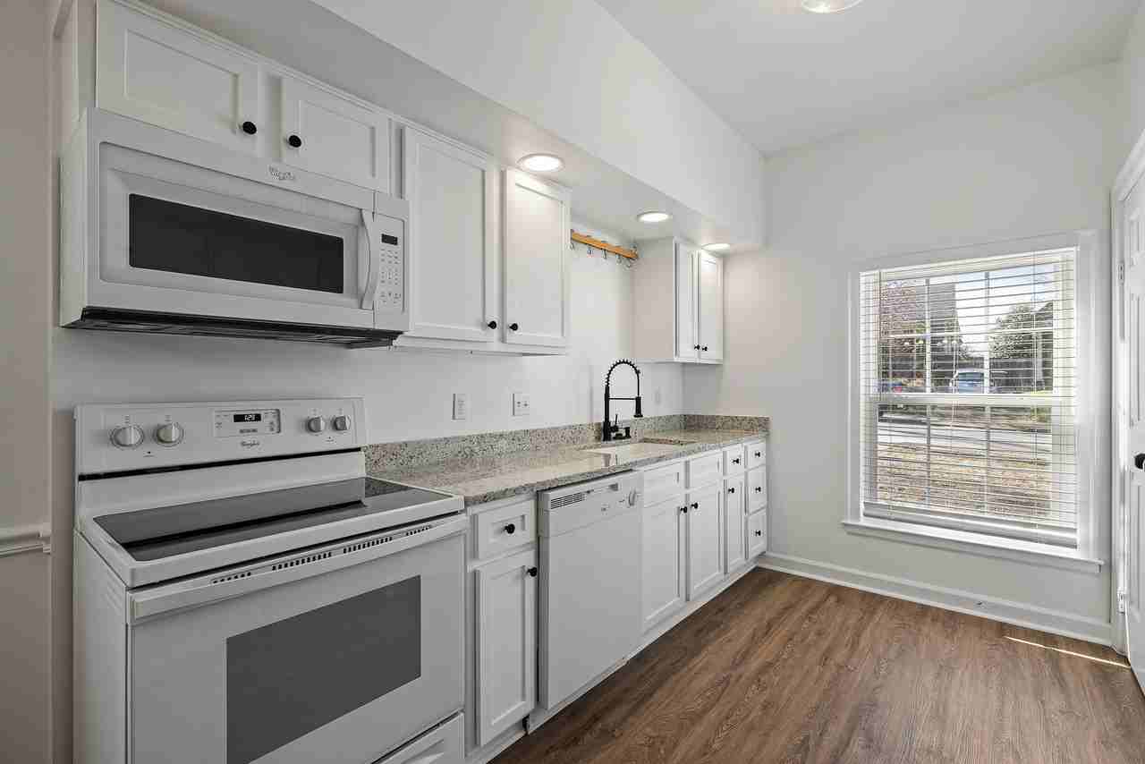 522 Summitt St #2 - Photo 7 of 23