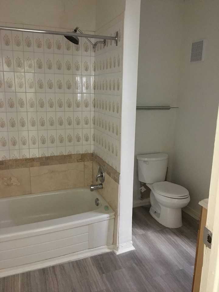 551 Bloor St W - Photo 2 of 6