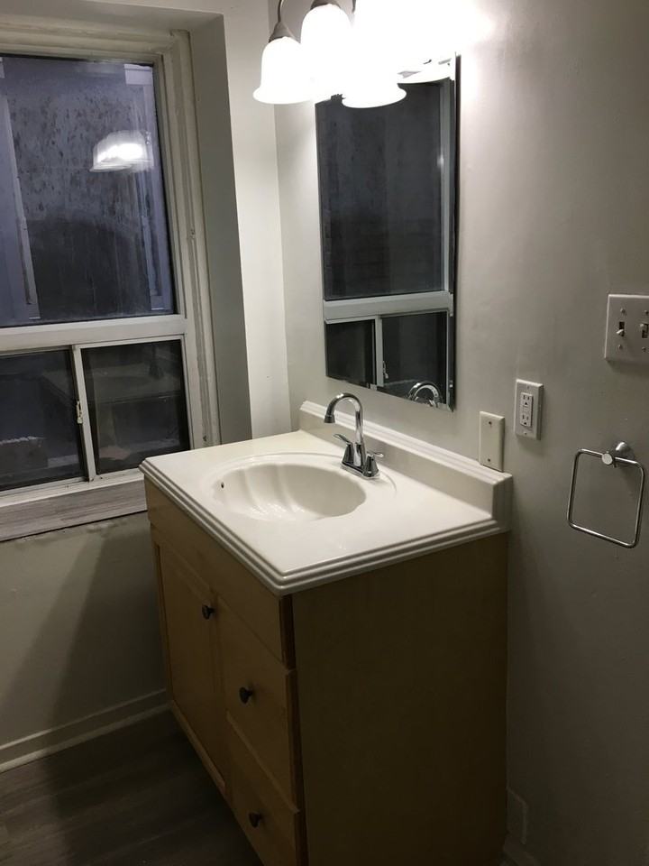 551 Bloor St W - Photo 3 of 6