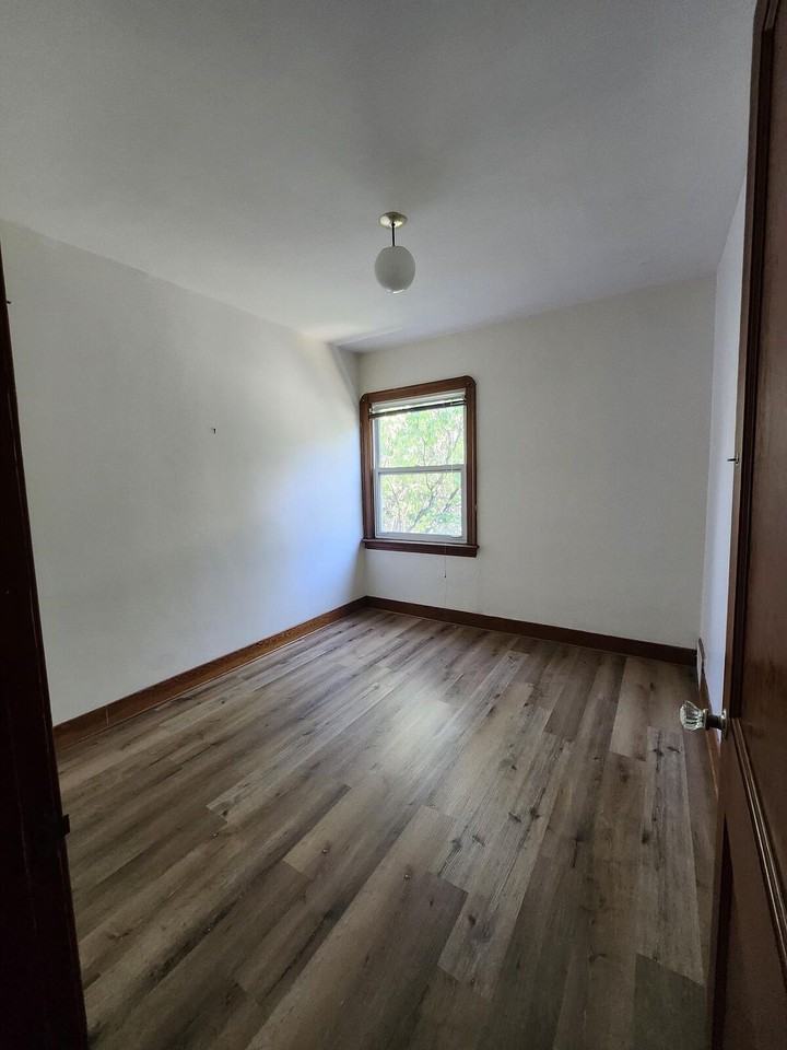 10924 - 10924 87 Avenue Northwest - Photo 7 of 11