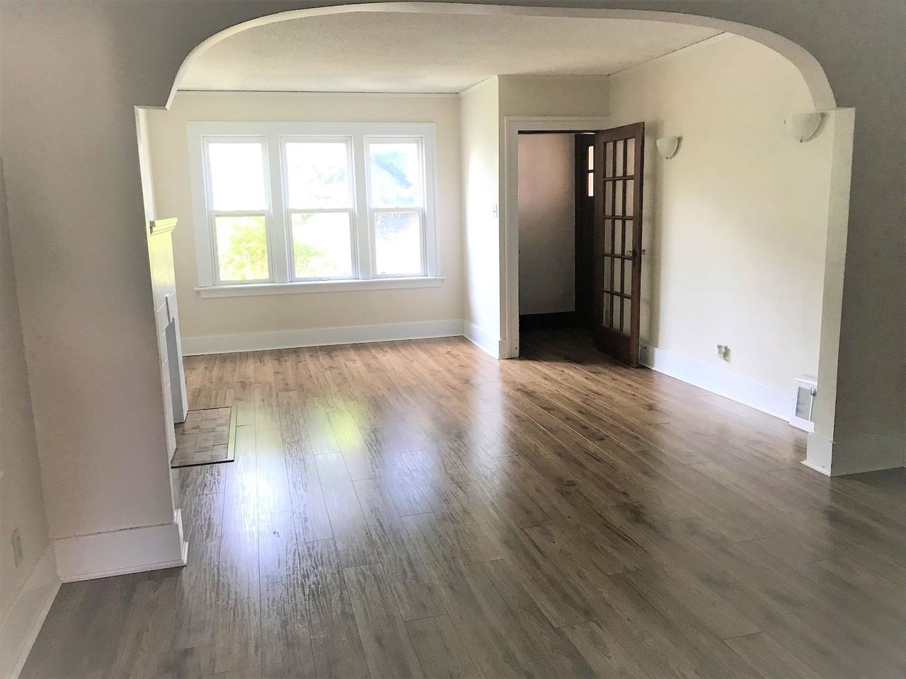 10930 87 Ave Nw - Photo 3 of 15