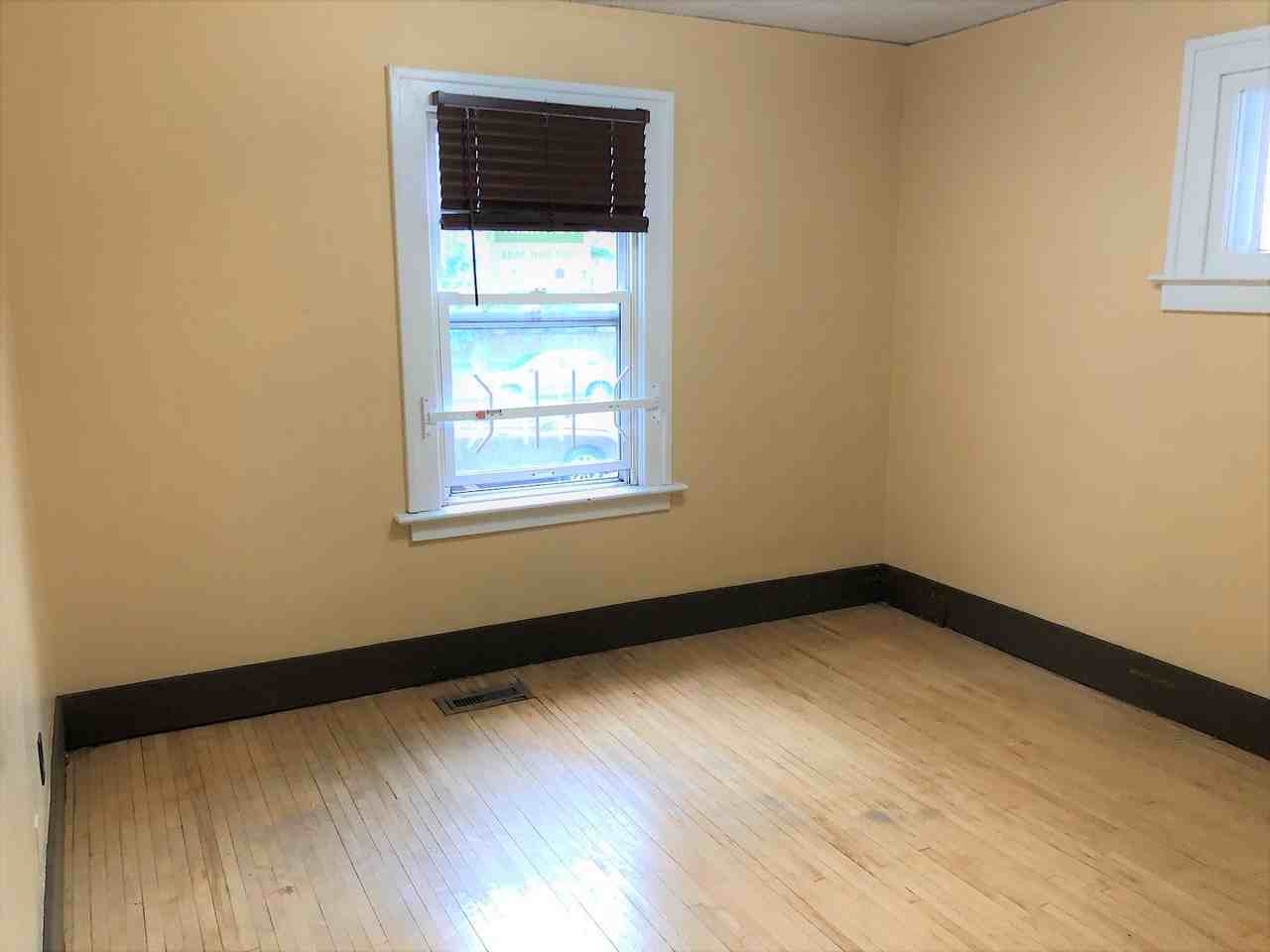 10930 87 Ave Nw - Photo 5 of 15