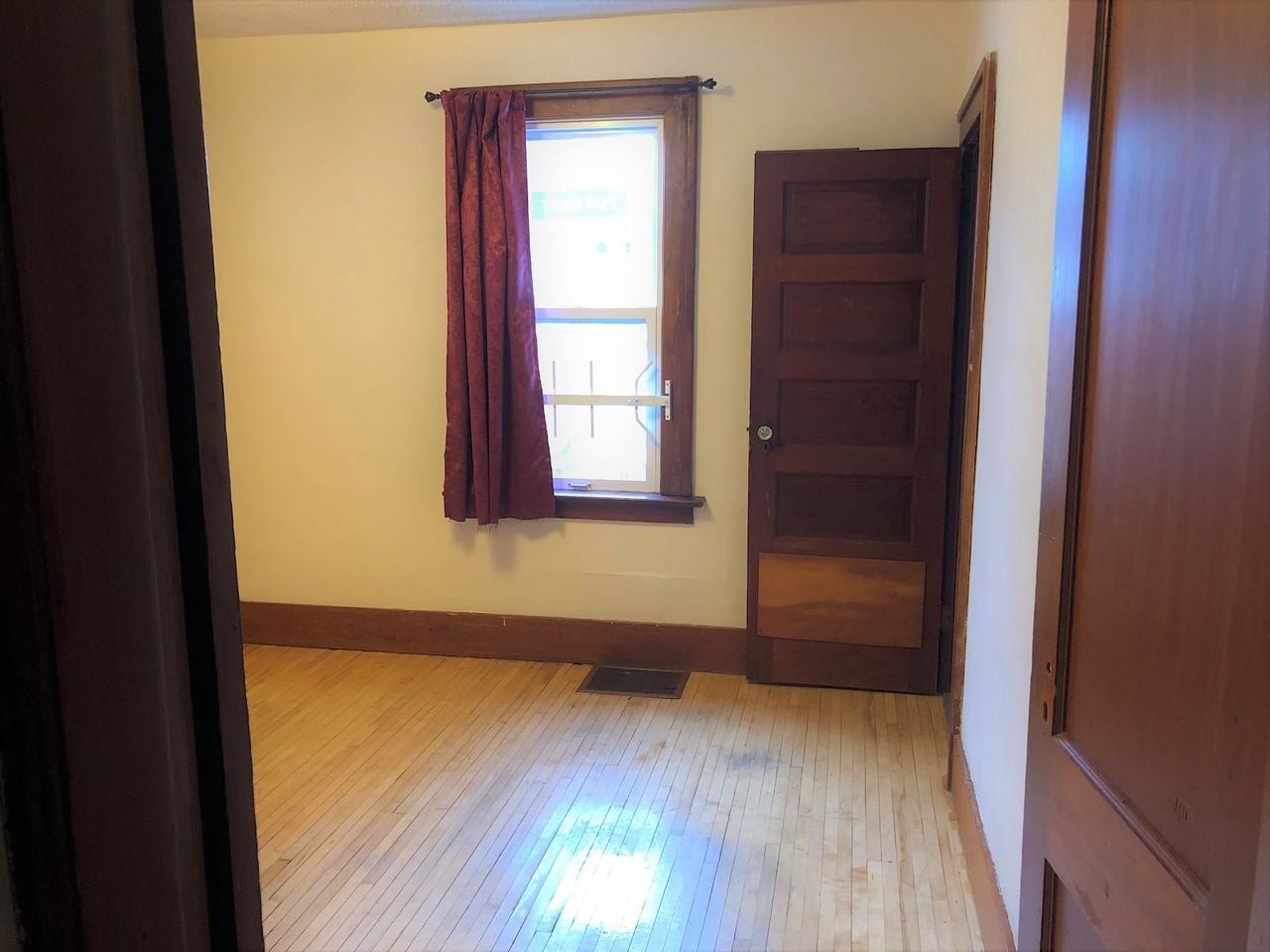 10930 87 Ave Nw - Photo 6 of 15